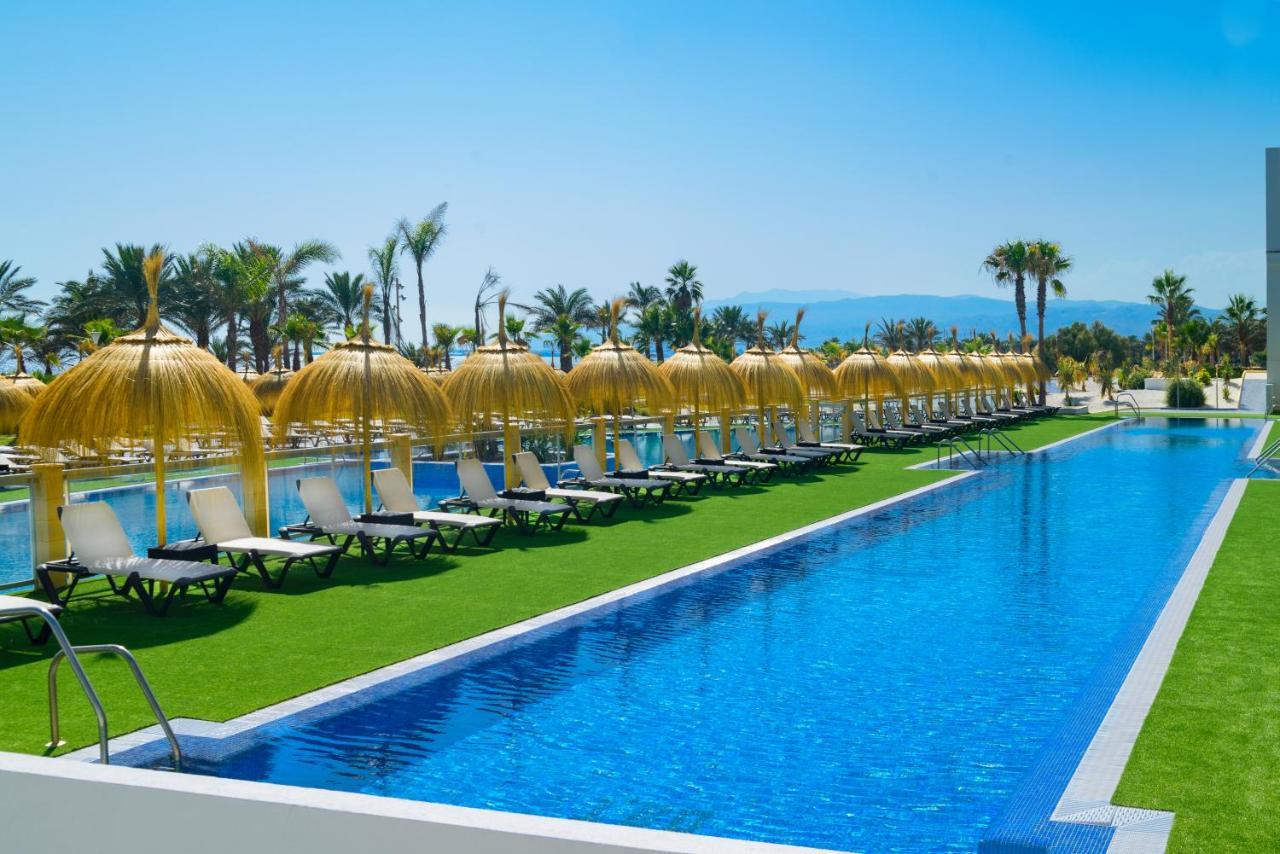 Cabogata Beach Hotel Retamar  Exterior photo The swimming pool at the hotel