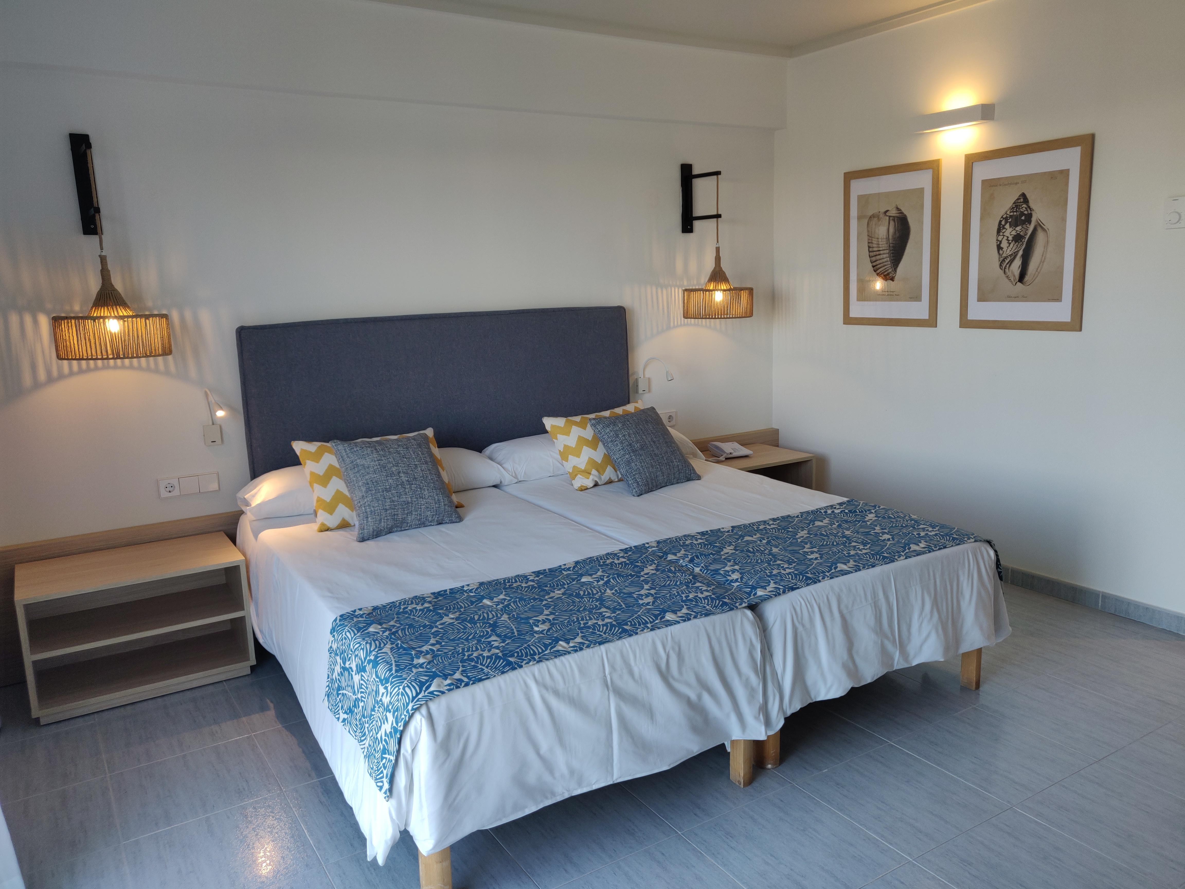 Cabogata Beach Hotel Retamar  Exterior photo A bedroom at the hotel