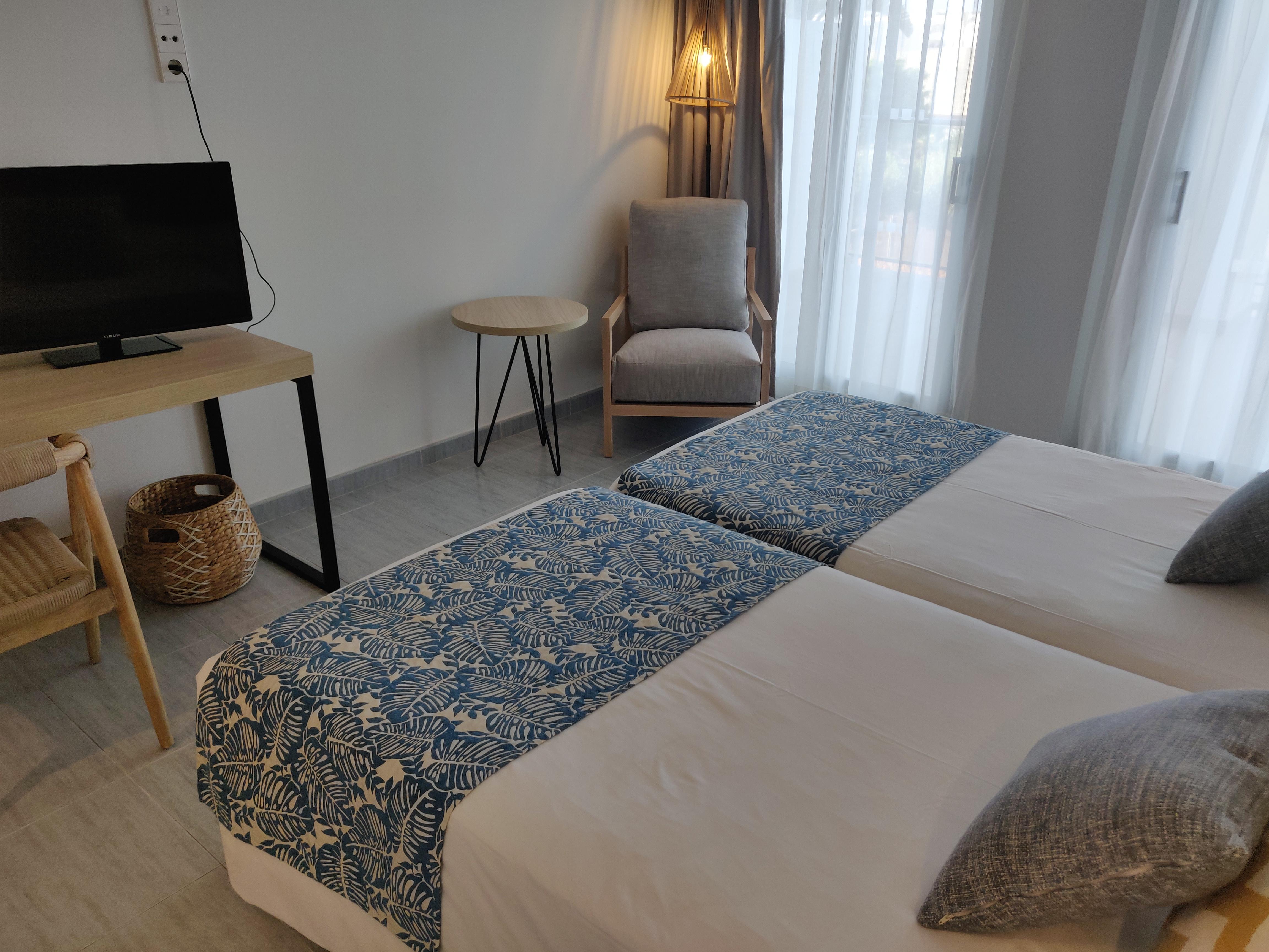 Cabogata Beach Hotel Retamar  Exterior photo A room at the hotel