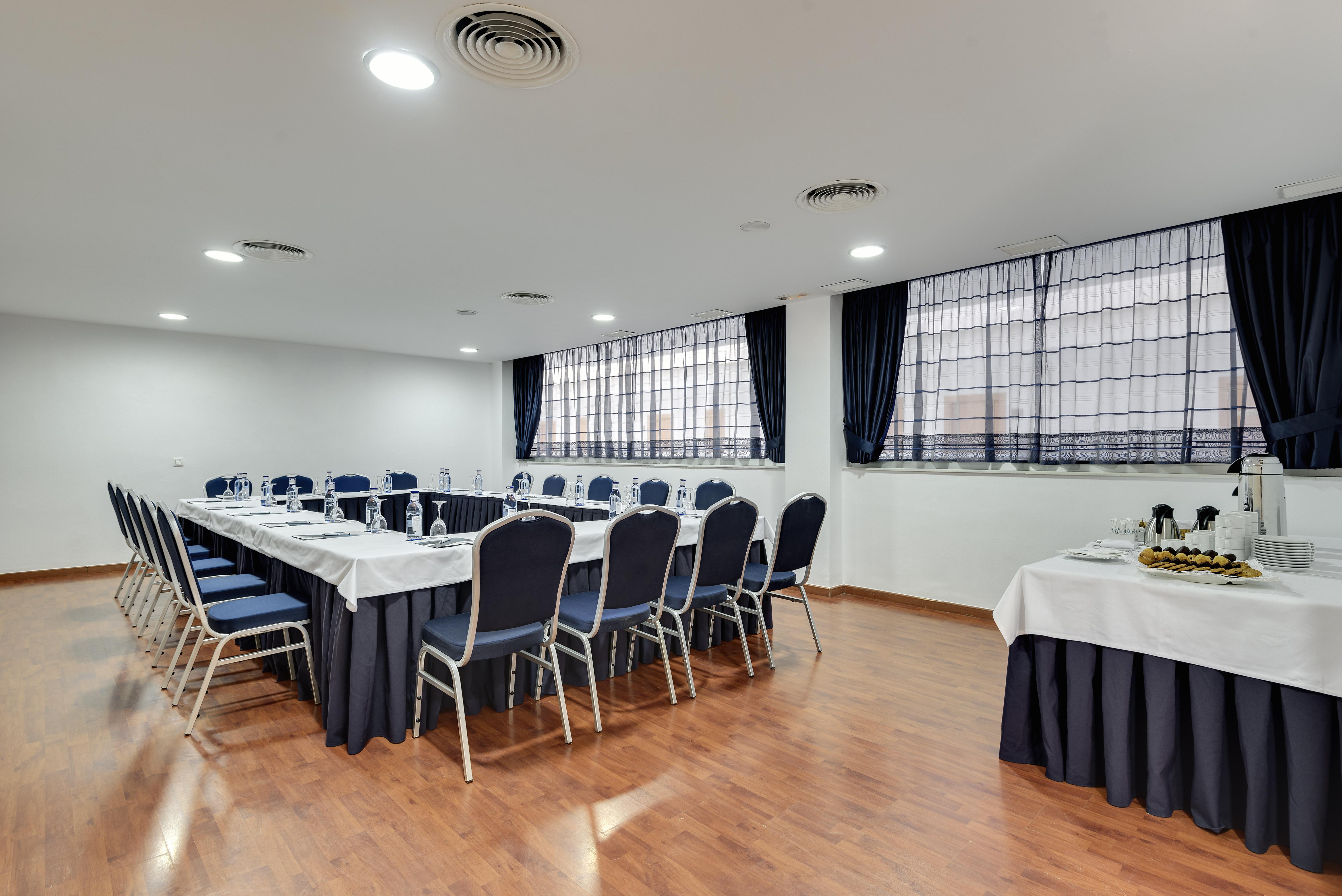 Cabogata Beach Hotel Retamar  Exterior photo Meeting room