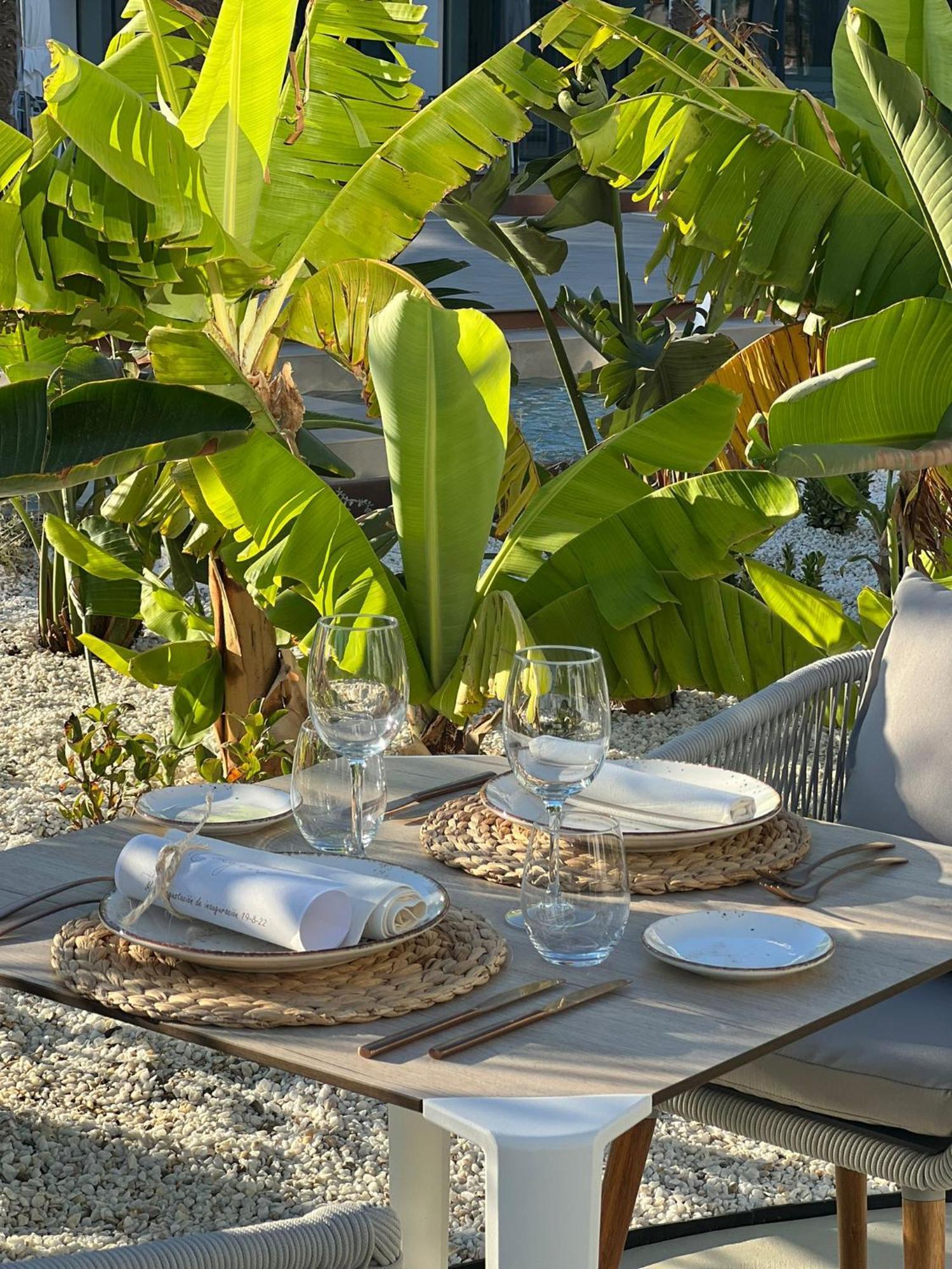 Cabogata Beach Hotel Retamar  Exterior photo A table set for a meal