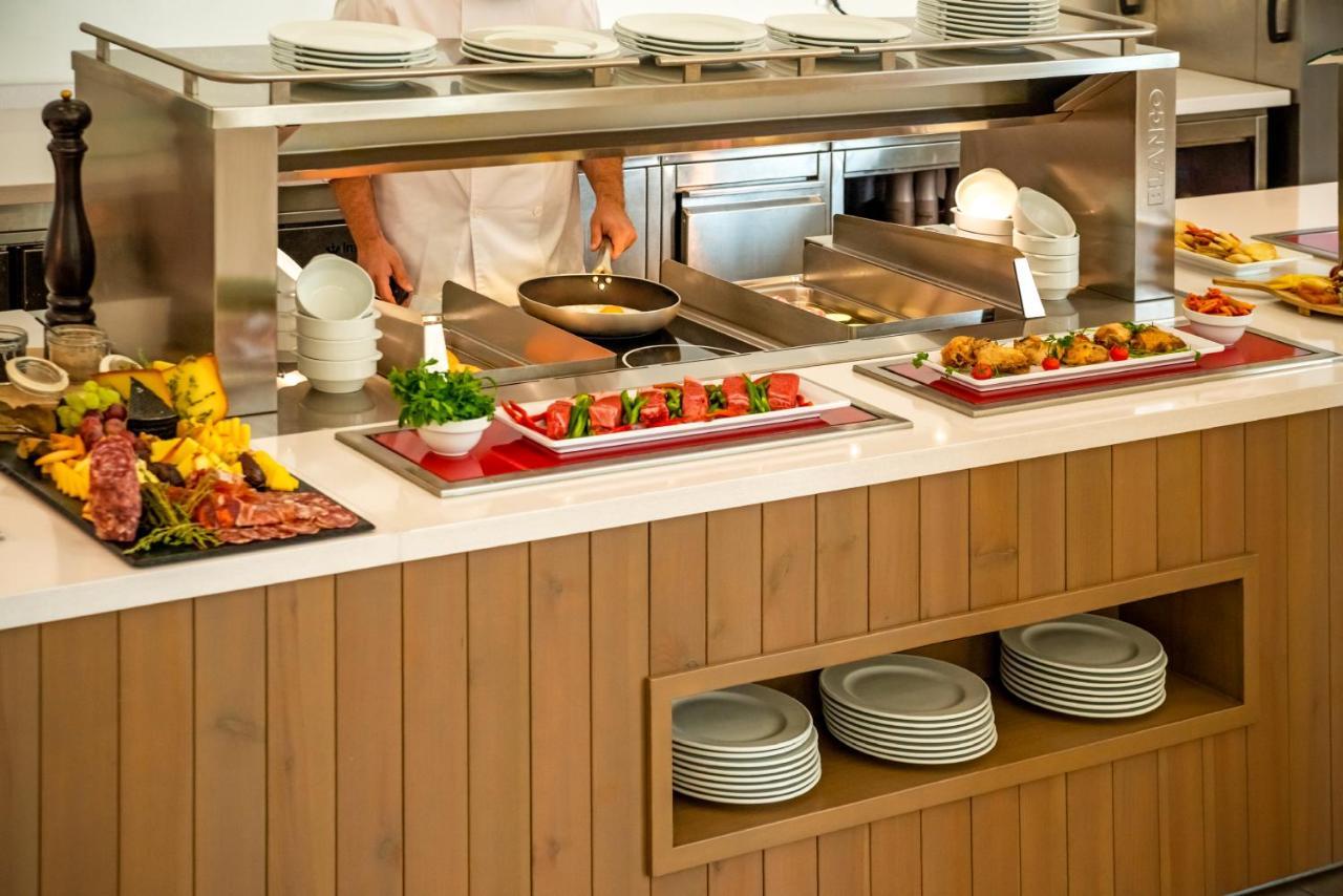 Cabogata Beach Hotel Retamar  Exterior photo A buffet