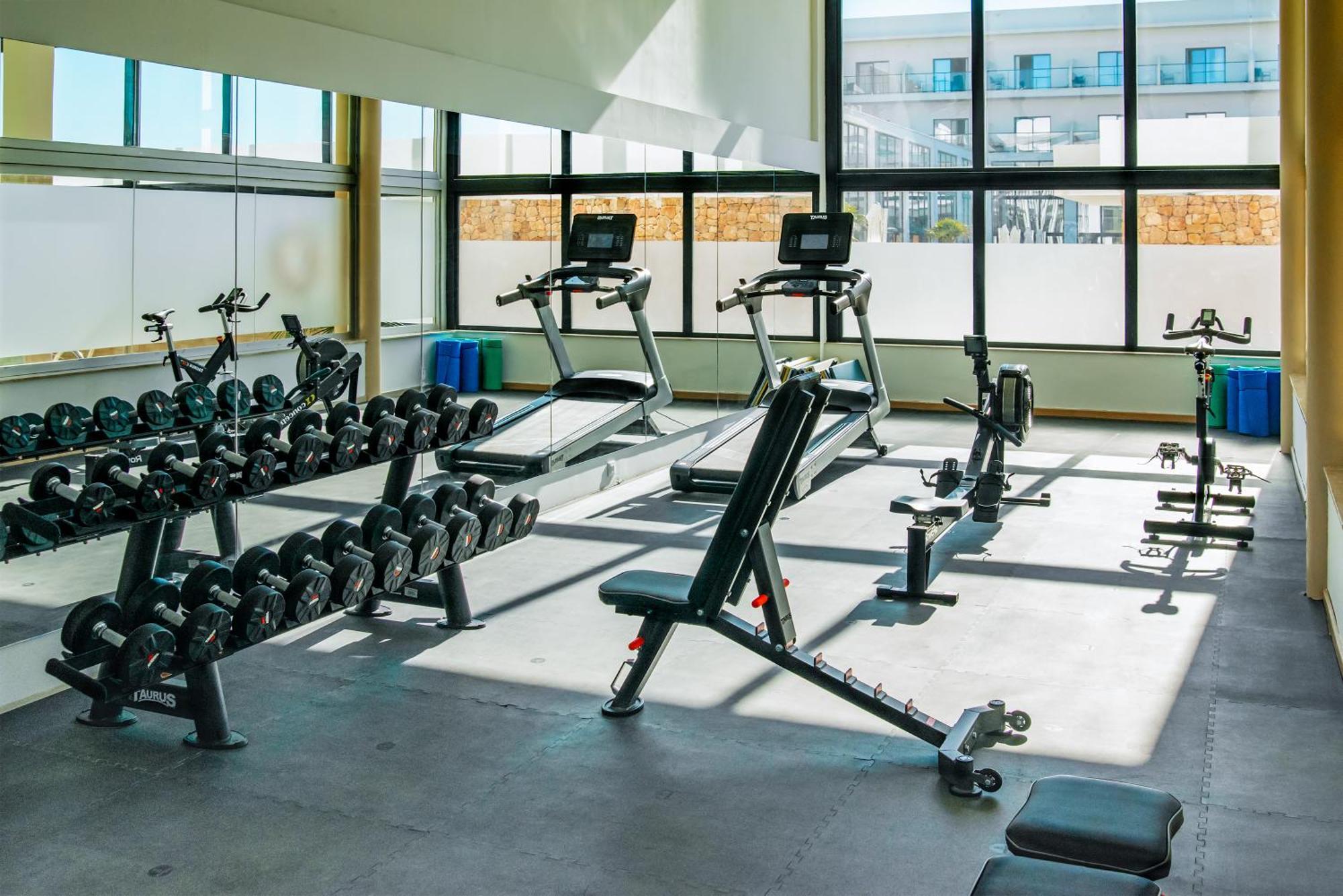 Cabogata Beach Hotel Retamar  Exterior photo The gym at the University of Roehampton