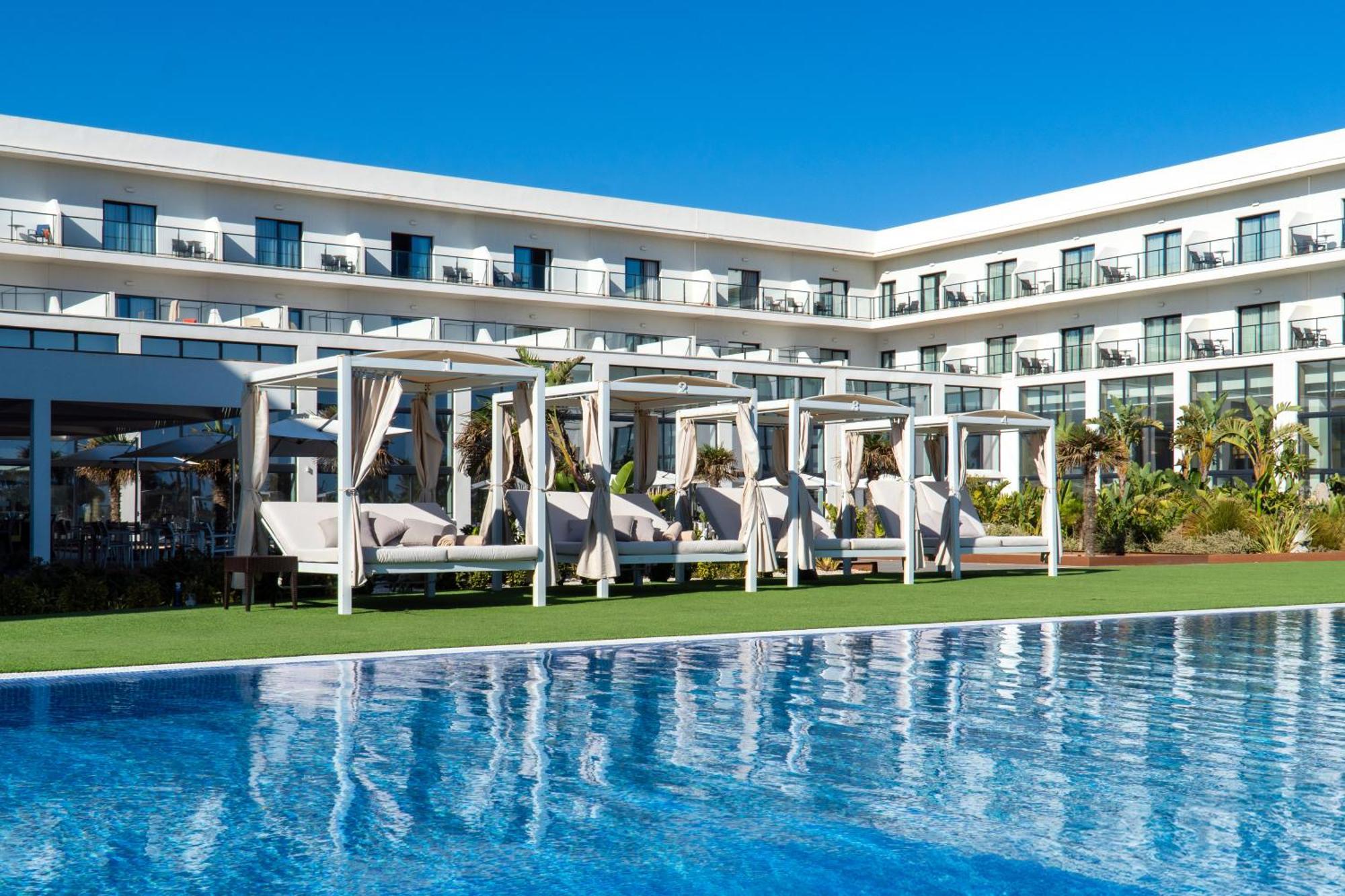 Cabogata Beach Hotel Retamar  Exterior photo The hotel's pool